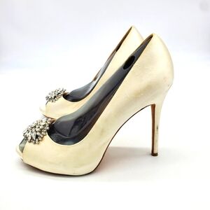 Badgley Shoes Women 9M Mischka Jeannie Ivory Satin Evening Platform Bridal Pumps